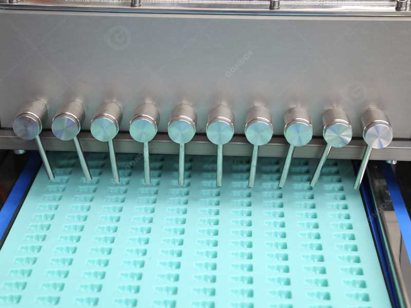 Cost-effective candy depositor machine for small-to-medium confectionery businesses