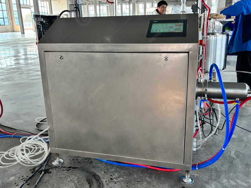 Marshmallow making machine with automatic cutting & shaping functions