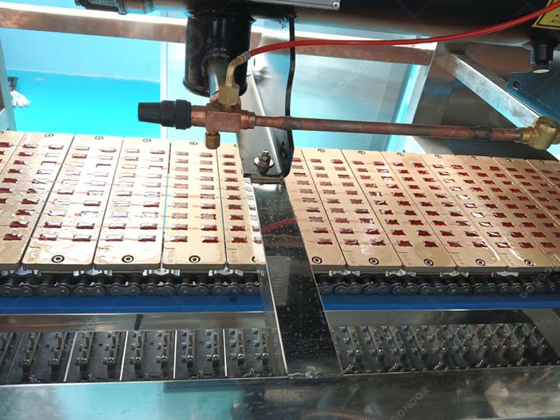 Continuous gummy production line with PLC control for consistent texture and size